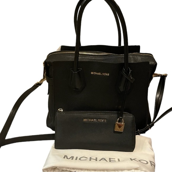 EUC- Michael Kors Mercer Tote & Wallet‎ Bundle - Picture 1 of 11